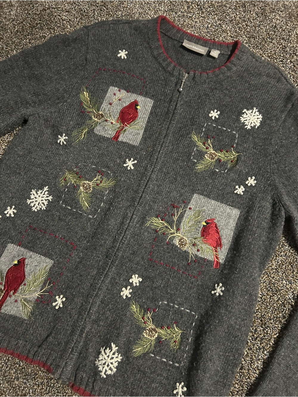 Croft & Barrow women’s medium gray cardinal Christmas cardigan sweater zip up
